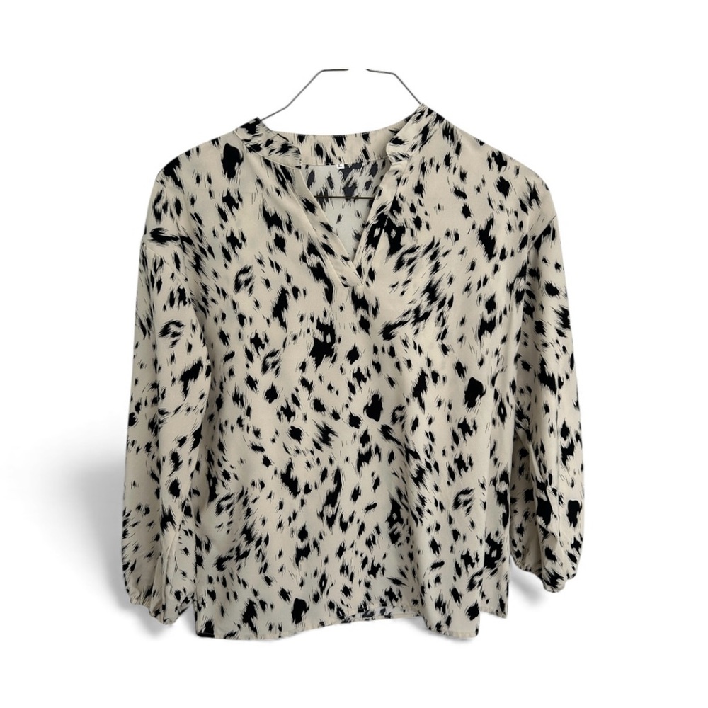 Women's Black and White Patterned Blouse